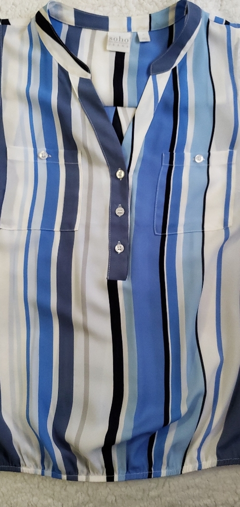 🏷 MAKE AN OFFER!!  Sleeveless top